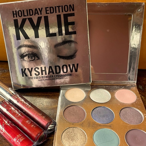 Kylie Holiday Edition KYShadow Pressed Powder Eyeshadow - Picture 1 of 3